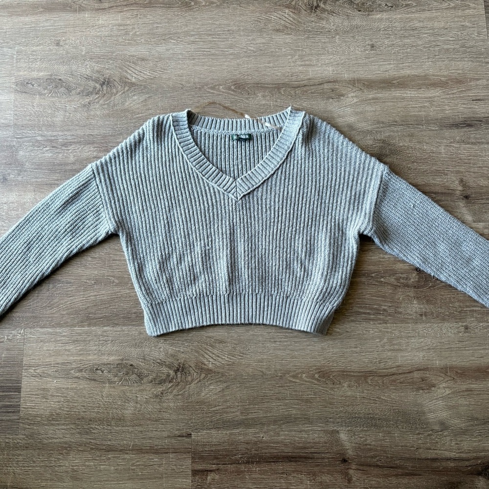 Wild Fable Light Gray V-Neck Sweater